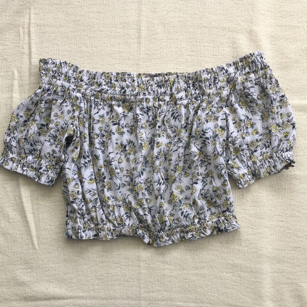 Off-the-shoulder Crop Top